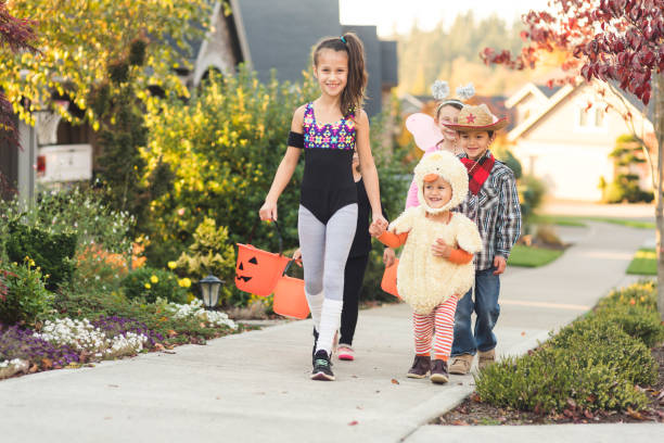 istock Trick or treaters on the hunt 1169657483