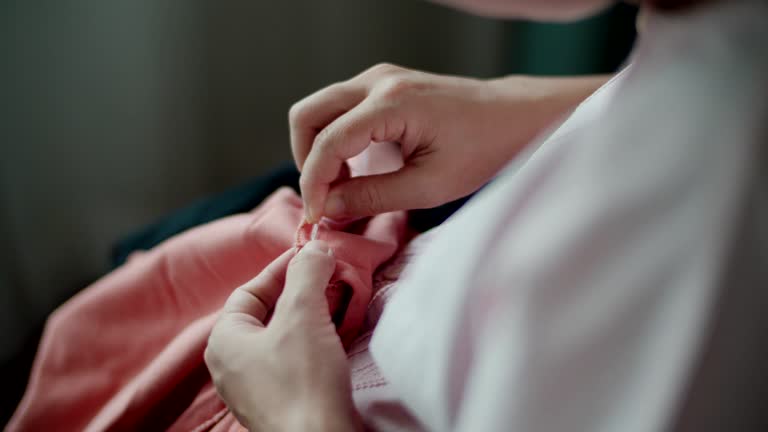 Pregnant Women in Business :  Sewing Pant