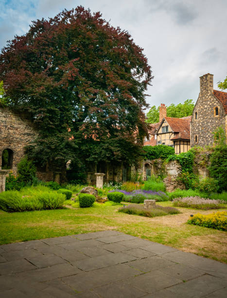 istock The English garden 1169730200