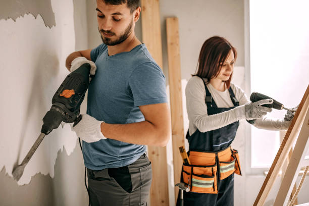 istock Couple renovating apartment 1169740359