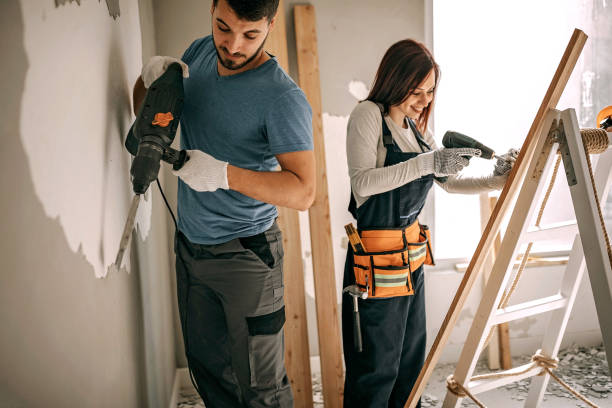 istock Couple renovating apartment 1169748549