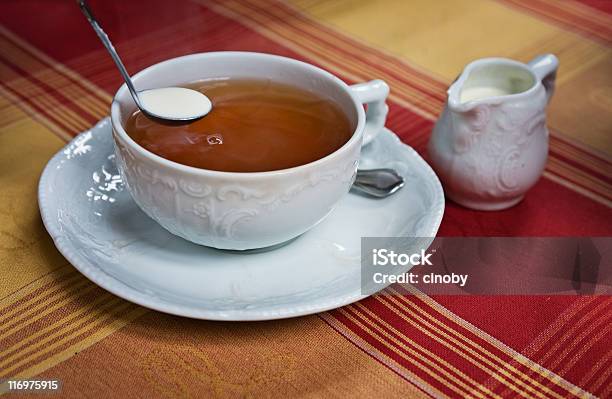 Photo libre de droit de Teetime banque d'images et plus d'images libres de droit de Lait - Lait, Thé parfumé, Thé à la menthe