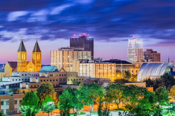 Akron, Ohio, USA Town Skyline Akron, Ohio, USA downtown skyline at dusk. akron ohio stock pictures, royalty-free photos & images