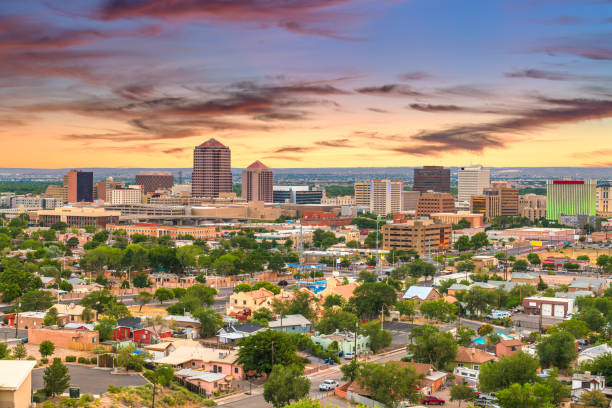 albuquerque, nouveau-mexique, usa cityscape - albuquerque new mexico skyline southwest usa photos et images de collection