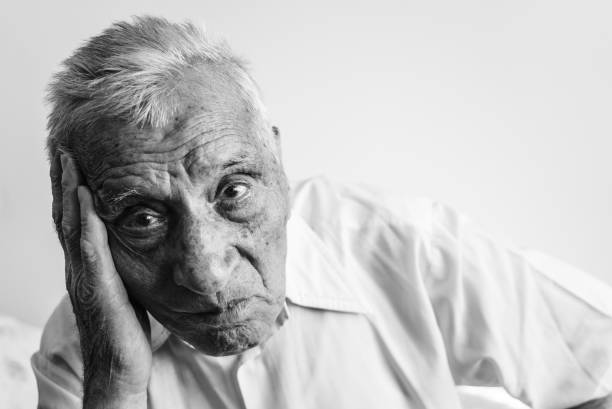 growing old - portrait black and white senior men wisdom imagens e fotografias de stock