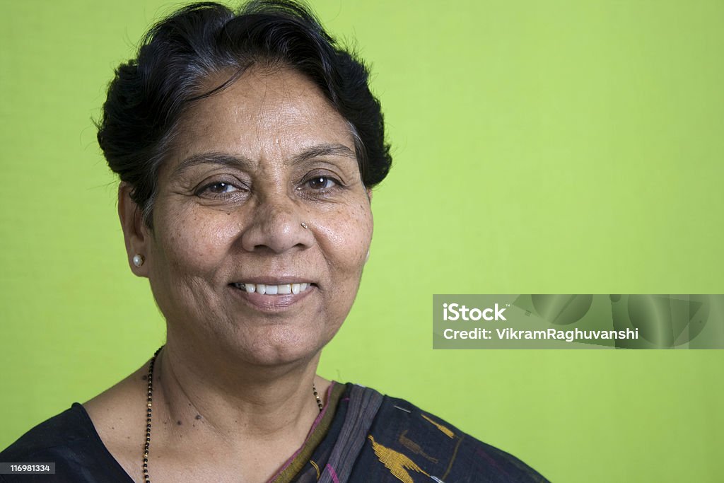 Allegra donna Senior indiano - Foto stock royalty-free di Sari