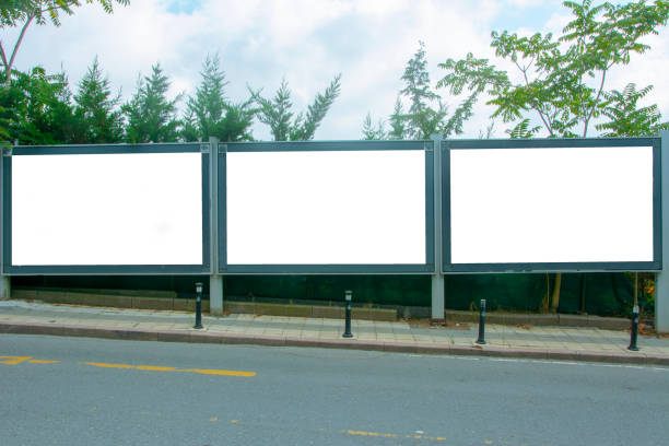 leeres billboard - istanbul bosphorus road street stock-fotos und bilder