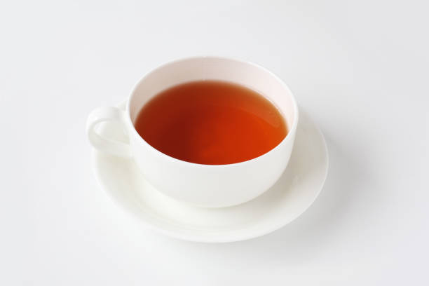 tasse tee isoliert auf weißem hintergrund - english breakfast tea stock-fotos und bilder