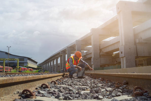 comprobación de la vía del transporte público - railway bridge fotografías e imágenes de stock