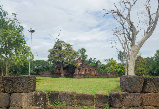 istock Prasat Pueai We 1169933966