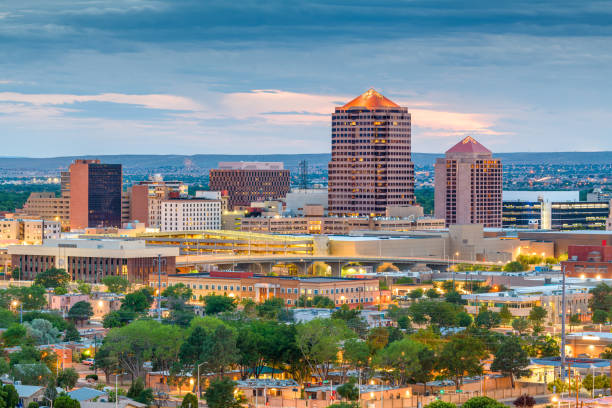 albuquerque, nouveau-mexique, usa cityscape - albuquerque new mexico skyline southwest usa photos et images de collection