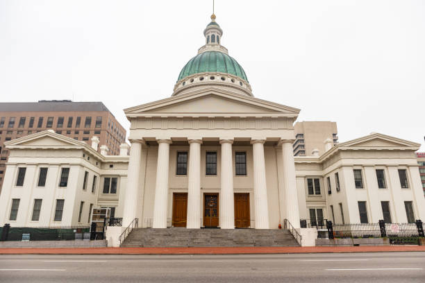 istock Saint Louis courthouse, Missouri, USA, cloudy spring day. 1169984241