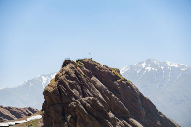 alamut castle qazvin iran - ismaili imagens e fotografias de stock