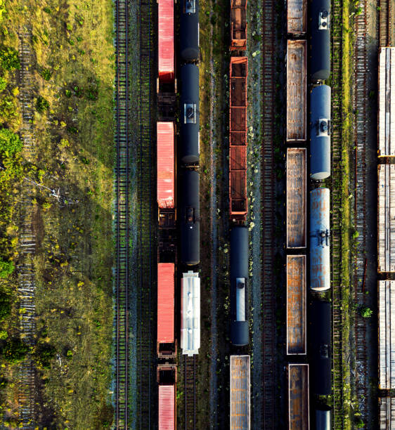 レールヤードの航空写真 - shunting yard freight train cargo container railroad track ストックフォトと画像