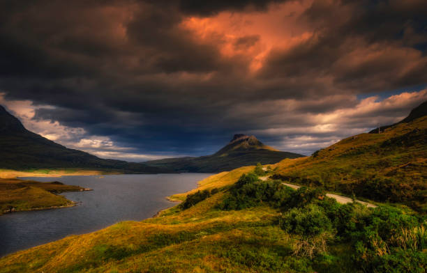 tempesta - loch assynt immagine foto e immagini stock