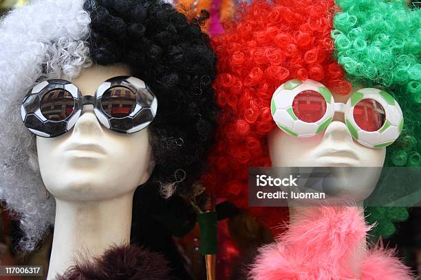 Wigs Y Gafas Foto de stock y más banco de imágenes de Accesorio para ojos - Accesorio para ojos, Accesorio personal, Cabeza humana