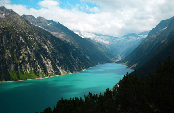 Zillertal Alps Hike: Schlegeisspeicher (water reservoir) to Olperer Hütte Schlegeisspeicher(water reservoir) seen from hike to Olperer Hütte (hut) in Zillertal zillertaler alps stock pictures, royalty-free photos & images