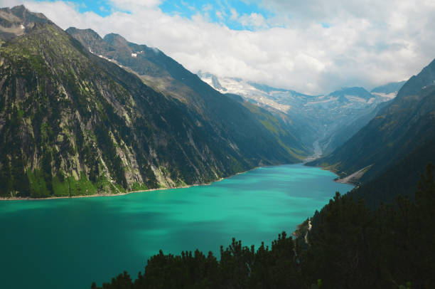 Zillertal Alps Hike: Schlegeisspeicher (water reservoir) to Olperer Hütte Schlegeisspeicher(water reservoir) seen from hike to Olperer Hütte (hut) in Zillertal zillertaler alps stock pictures, royalty-free photos & images