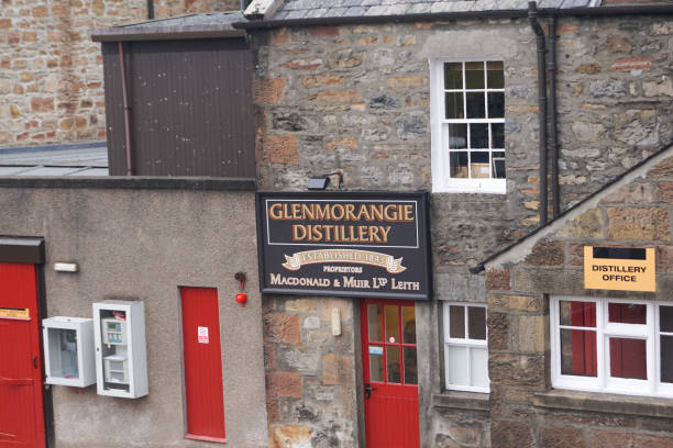 glenmorangie - glenmorangie distillery stock-fotos und bilder