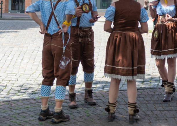 oktoberfest-blumenau, santa catarina-brasilien - german culture oktoberfest dancing lederhosen stock-fotos und bilder