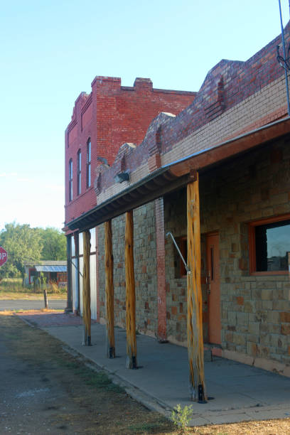 istock Rundown abandoned storefronts in poor condition small town 1170137210