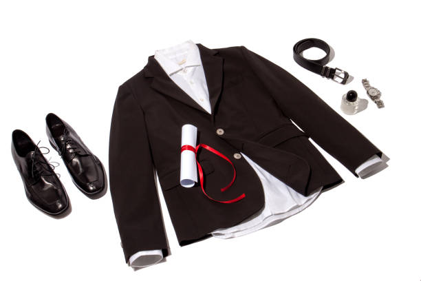 Student apparel for school and college. Flatlay of suit, t-shirt and classic shoes for men, stylish dress code, student wear with belt and hand watches isolated on white, for your ad and design ropa de estudiante para la escuela y la universidad. flatlay de traje, camiseta y zapatos clásicos para hombre, código de vestimenta elegante, ropa de estudiante con cinturón y relojes de mano aislados en blanco, para su anuncio y diseño