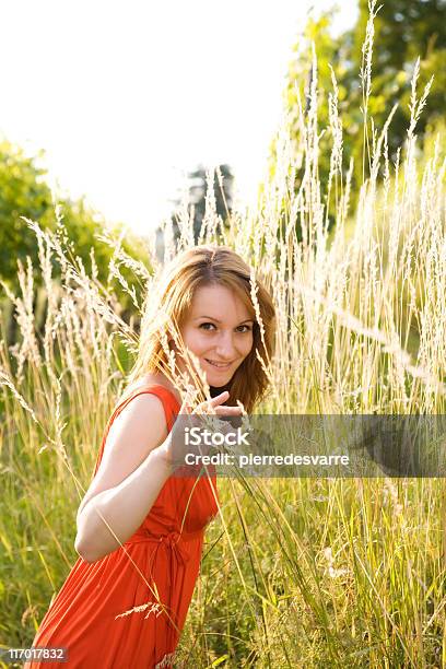 여자 레드 20-29세에 대한 스톡 사진 및 기타 이미지 - 20-29세, 가을, 갈색 머리