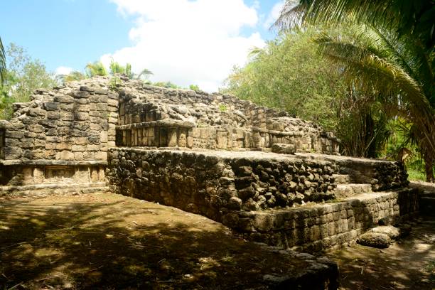 dormitorio a chacchoben, un'antica città archeologica maya a quintana roo, messico - chacchoben foto e immagini stock