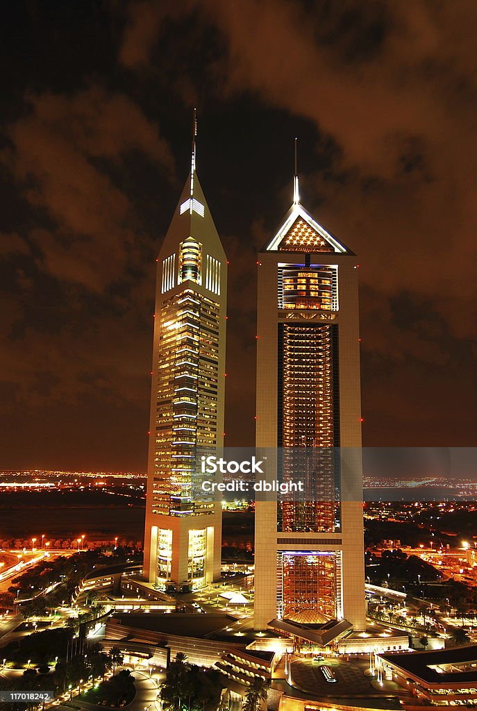 ドバイ首長国連邦のタワー - アラビア風のロイヤリティフリーストックフォト