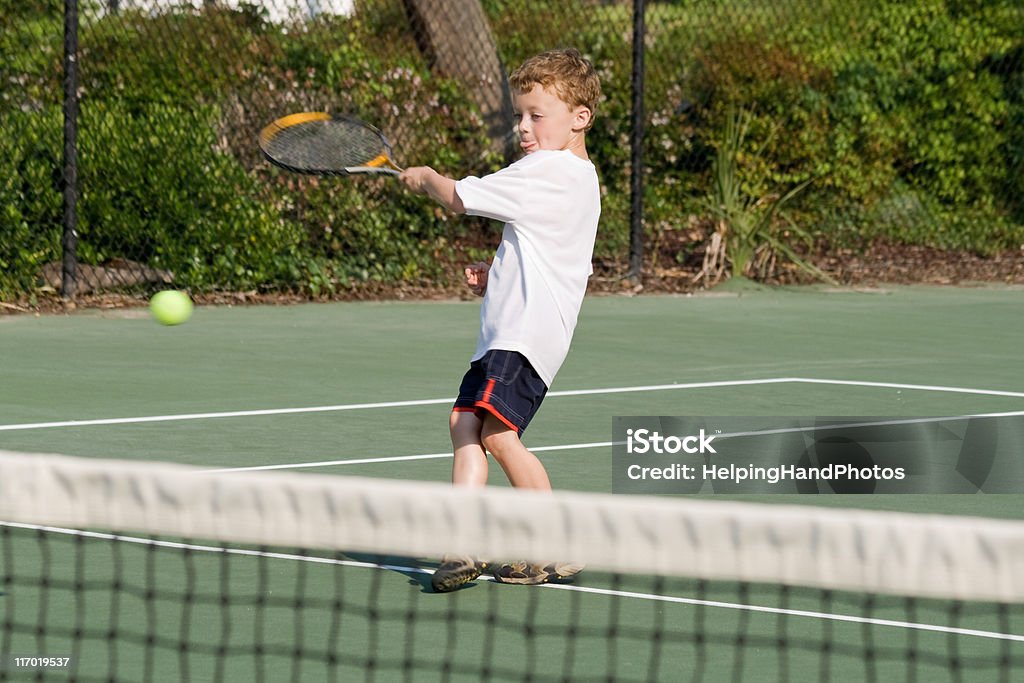 少年テニス - 6歳から7歳のロイヤリティフリーストックフォト