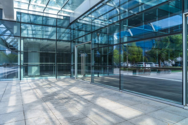 open area in front of the building - hotel corridor entrance hall entrance imagens e fotografias de stock