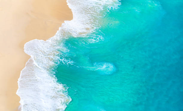 istock Blue ocean wave on Kelingking beach 1170220116