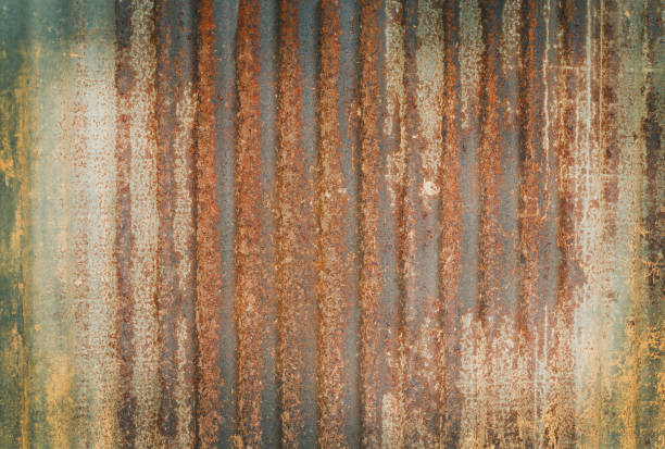 старый фон текстуры цинковой стенки, ржавый на оцинкованной металлической панели листа. - corrugated iron tin rusty metallic стоковые фото и изображения