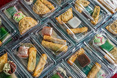 hawker-market-indonesien-traditionelle-snacks.jpg?b=1&s=170x170&k=20&c=c9iatFHlacsCJ2Sx2tCeQJAk8vC9lFgAsBrfHVHMlk4=
