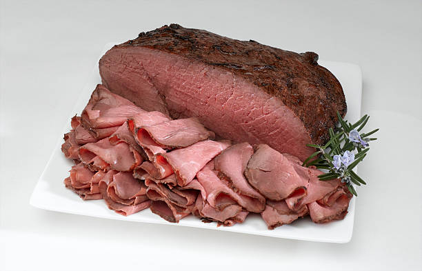 arrosto di manzo - roast beef meat roasted beef foto e immagini stock