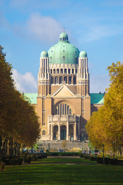 basilique de koekelberg à bruxelles - brussels basilica photos et images de collection