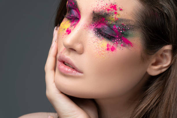 beauty portrait der frau mit künstlerischen make-up - lipstick russian ethnicity fashion model fashion stock-fotos und bilder