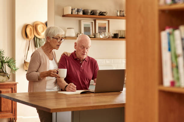 istock Make the right choice, click on our website! 1170308584