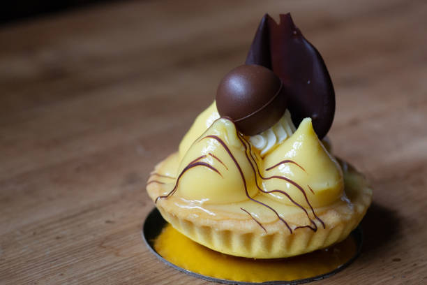 미니 레몬 타르트 - lemon meringue pie pie pastry crust portion 뉴스 사진 이미지
