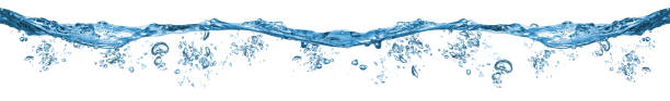 свежий синий натуральный напиток воды волны широкий панорама пузыри концепции изолированных белый фон - isolated bubble underwater wave стоковые фото и изображения