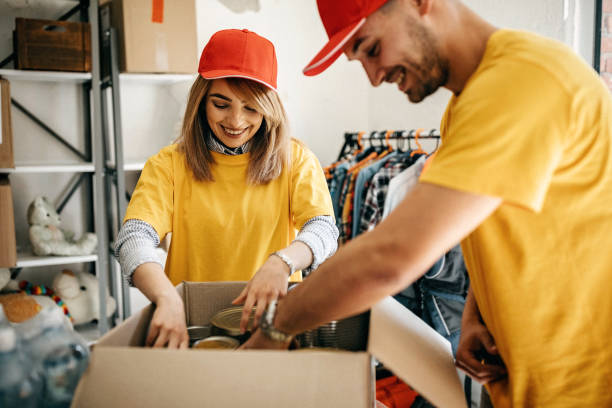 istock Fealing generous becous of helping to other 1170509189