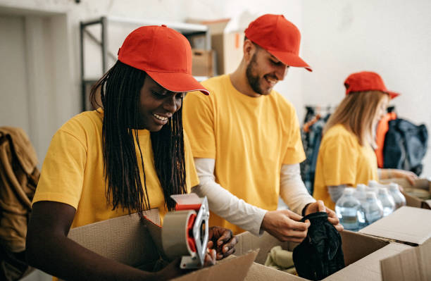 istock Fealing generous becous of helping to other 1170510545