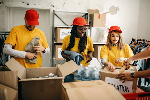 istock Fealing generous becous of helping to other 1170512936