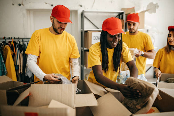istock Fealing generous becous of helping to other 1170513144