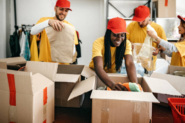 istock Fealing generous becous of helping to other 1170514030