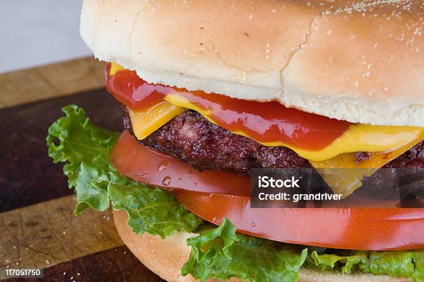Cheeseburger - zdjęcia stockowe i więcej obrazów Bar szybkiej obsługi - Bar szybkiej obsługi, Burger, Jedzenie