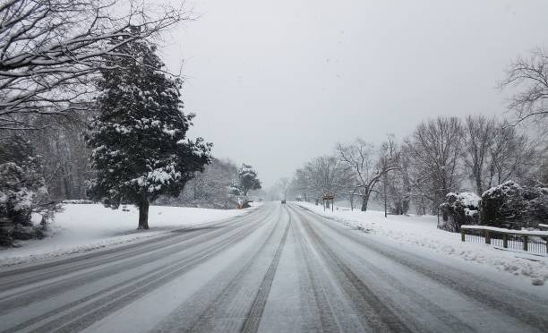 istock George Washington Parkway with snow and ice 1170517926