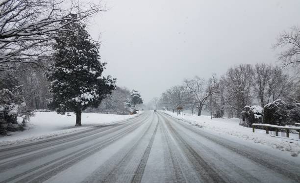 istock George Washington Parkway with snow and ice 1170517959