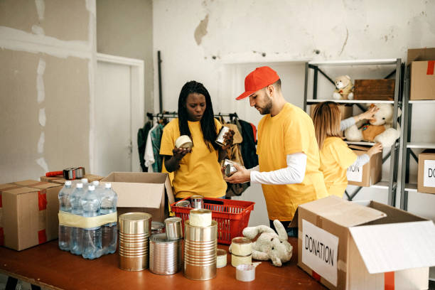 istock Fealing generous becous of helping to other 1170521066