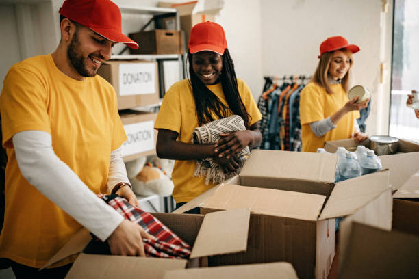 istock Fealing generous becous of helping to other 1170521588